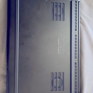 Razer Blade 15 Base 15.6" 144Hz 512GB SSD, Intel Core i7-10750H, 16GB RAM